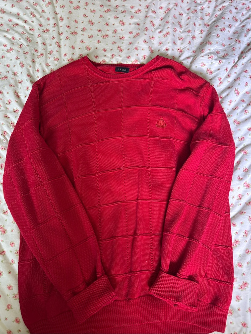 Vintage Izod Men's Bright Red Crewneck Sweater with Subtle Grid Texture